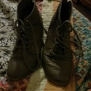 Sonoma gray ankle boots